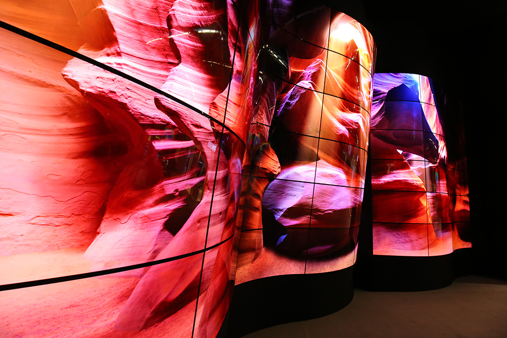 oled_canyon_01.jpg oled_canyon_01.jpg